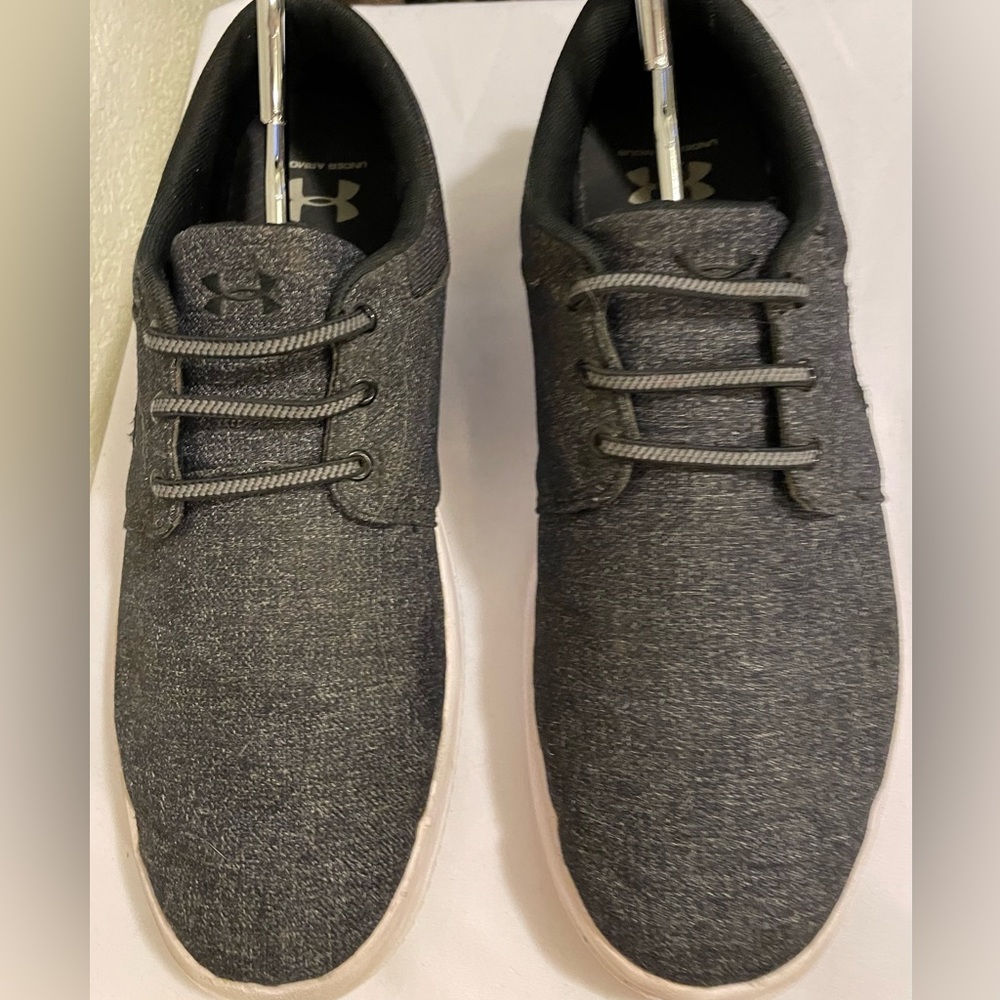 Like new Under Amour shoes